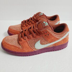 NEW Nike SB Dunk Low Shoes DV5429-601 Size 9 Mystic Red